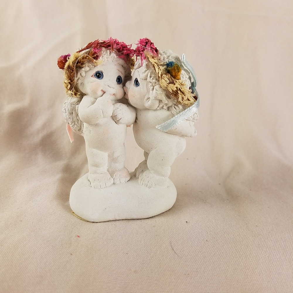 Dreamsicles Stolen Kiss Figurine Kristin DC162 White 1994 Excellent Cherubs 3in